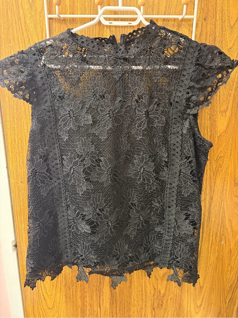 Adiva Black Floral Lace Cap-Sleeve Blouse